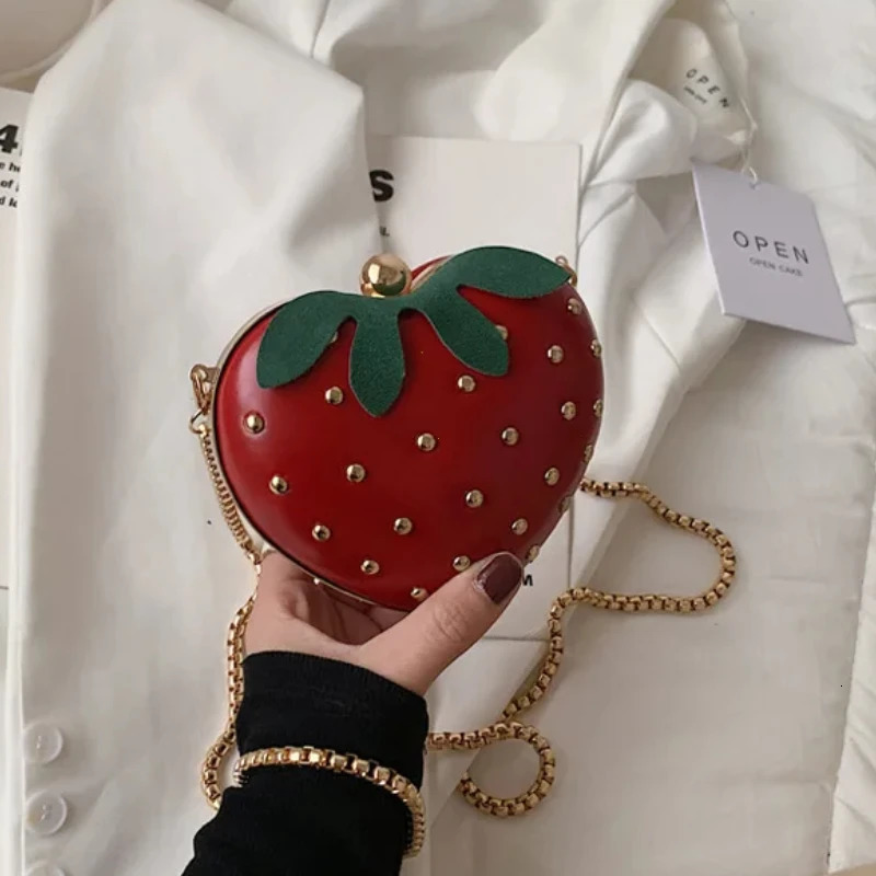 Cute fruit strawberry heartshaped Pu rivet mini fashion womens chain wallet clutch bag shoulder handbag flip Q5 241206