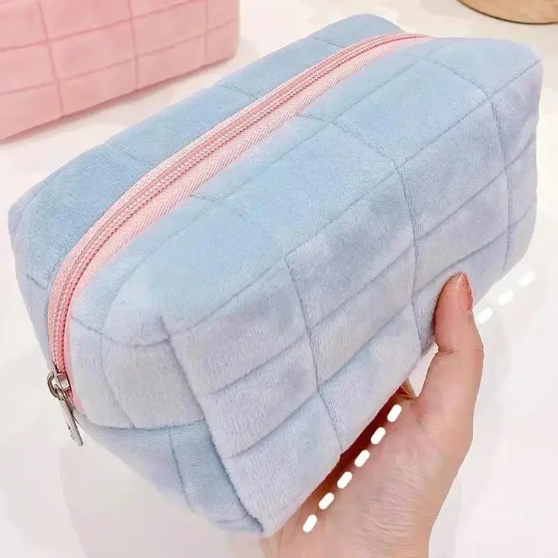 Cute square mesh soft fur makeup bag for women portable travel cute mini zipper 241206