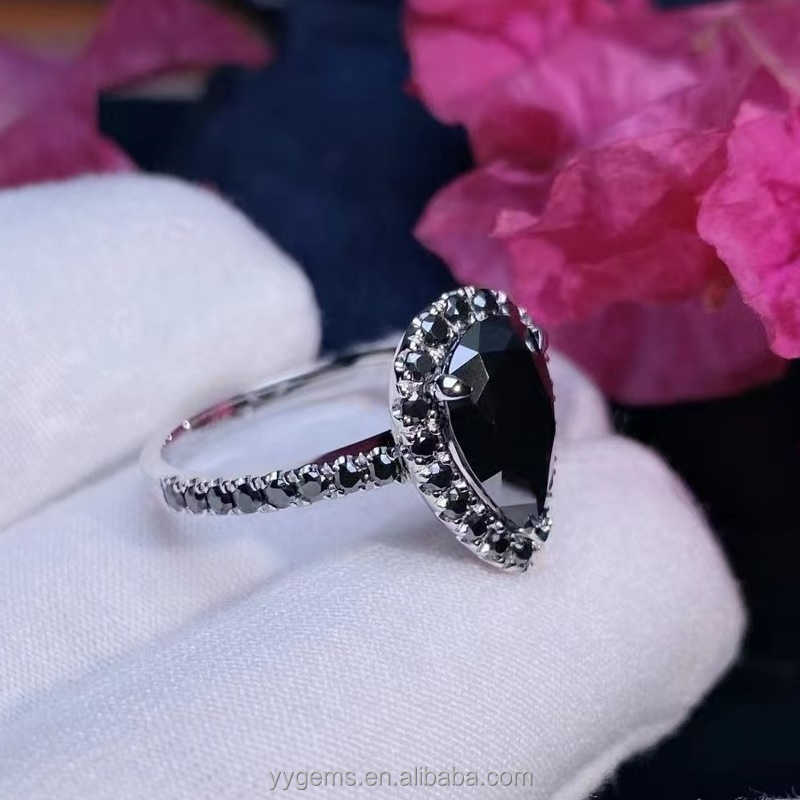 Yu Ying New Design Mystic Black Diamond 2CT Pear Moissanite Black Halo 14K 18K White Gold Wedding Rings for Women Men