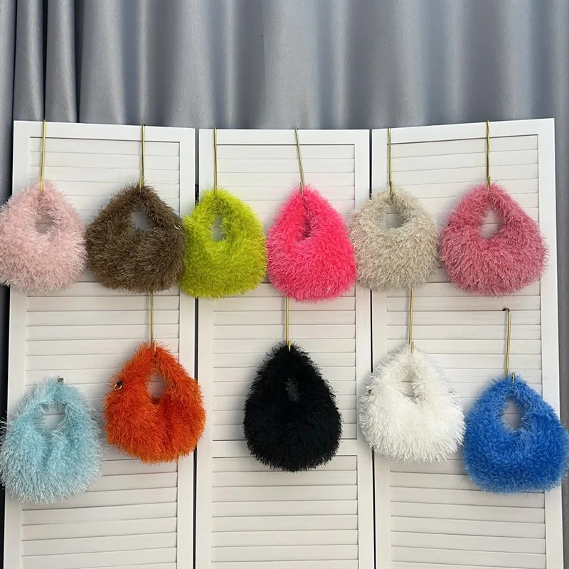 Winter Small Tramp Bag Fashion Knotting Artificial Fur Handbag Womens Fur Short Handbag Soft Clutch Plush Warm Bag 241206