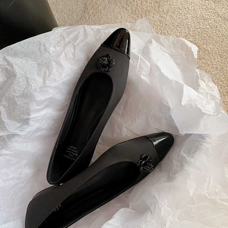 Ladies silk single shoes womens head spring new lemon yellow fashion shoes set foot commuting flat shoes