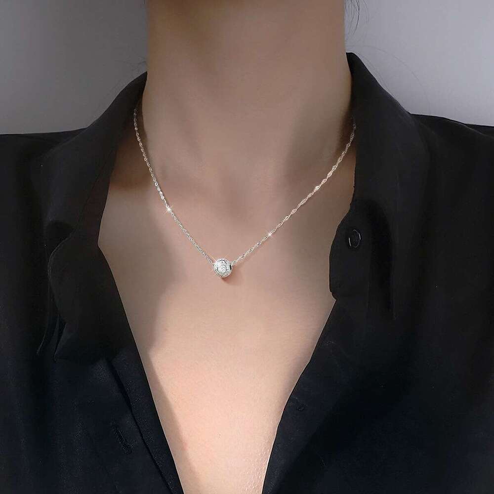 Korean version round ball necklace, light , niche design, versatile, rotating bead pendant, simple collarbone necklace accessory