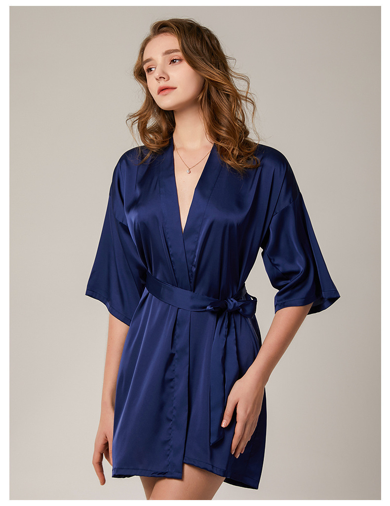 2025 Designer s new sexy plus size satin nightgown fashion long sleeved bathrobe home decor