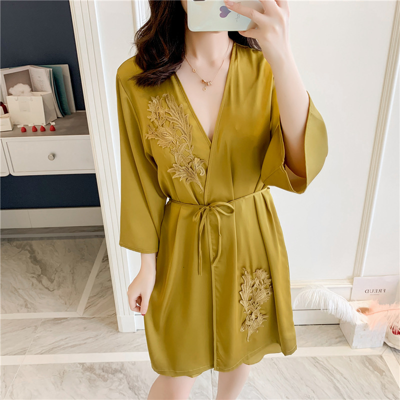 2025 Designer s new ice thin solid color fashion summer mid length bathrobe short sleeved kimono pajamas