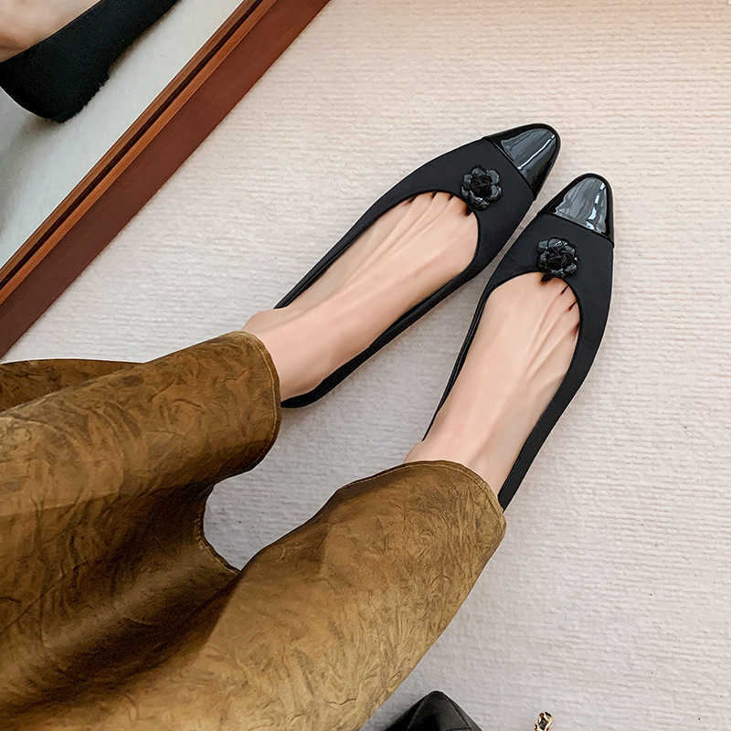 Ladies silk single shoes womens head spring new lemon yellow fashion shoes set foot commuting flat shoes