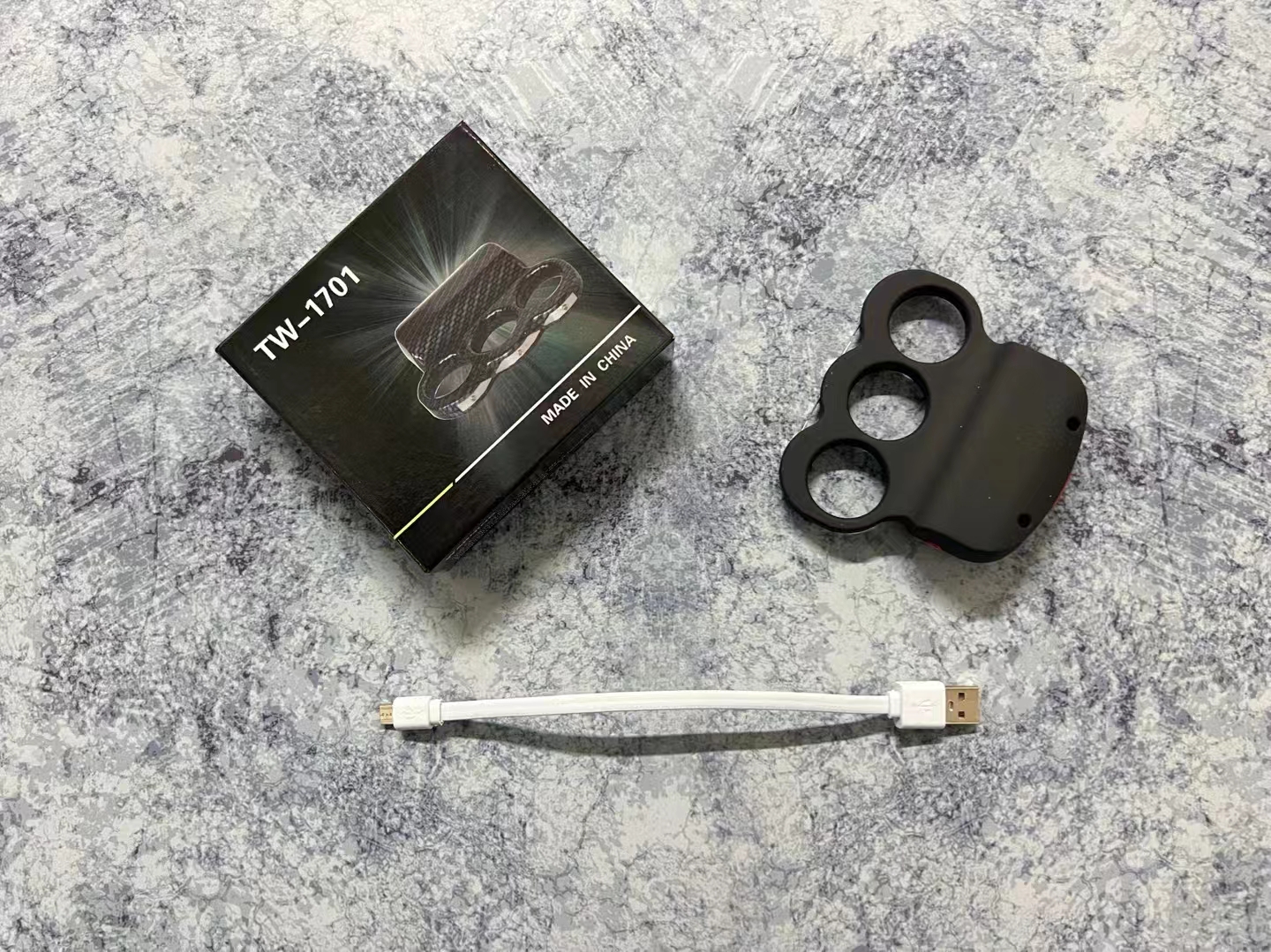 Free shipping TW-1701 Flashlight USB rechargeable telescopic zoom large flood light handheld outdoor emergency lighting-Includes a power adapter plug-n866