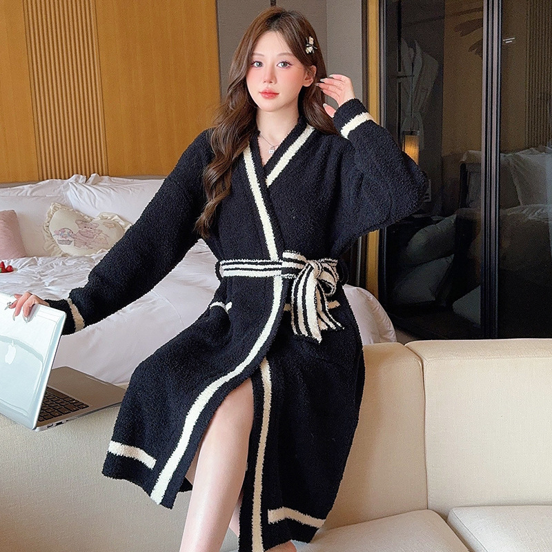 2025 Designer s new women s winter semi wool nightgown trend thickened wool soft infinity bathrobe sexy lightweight luxury style medium sleepwear