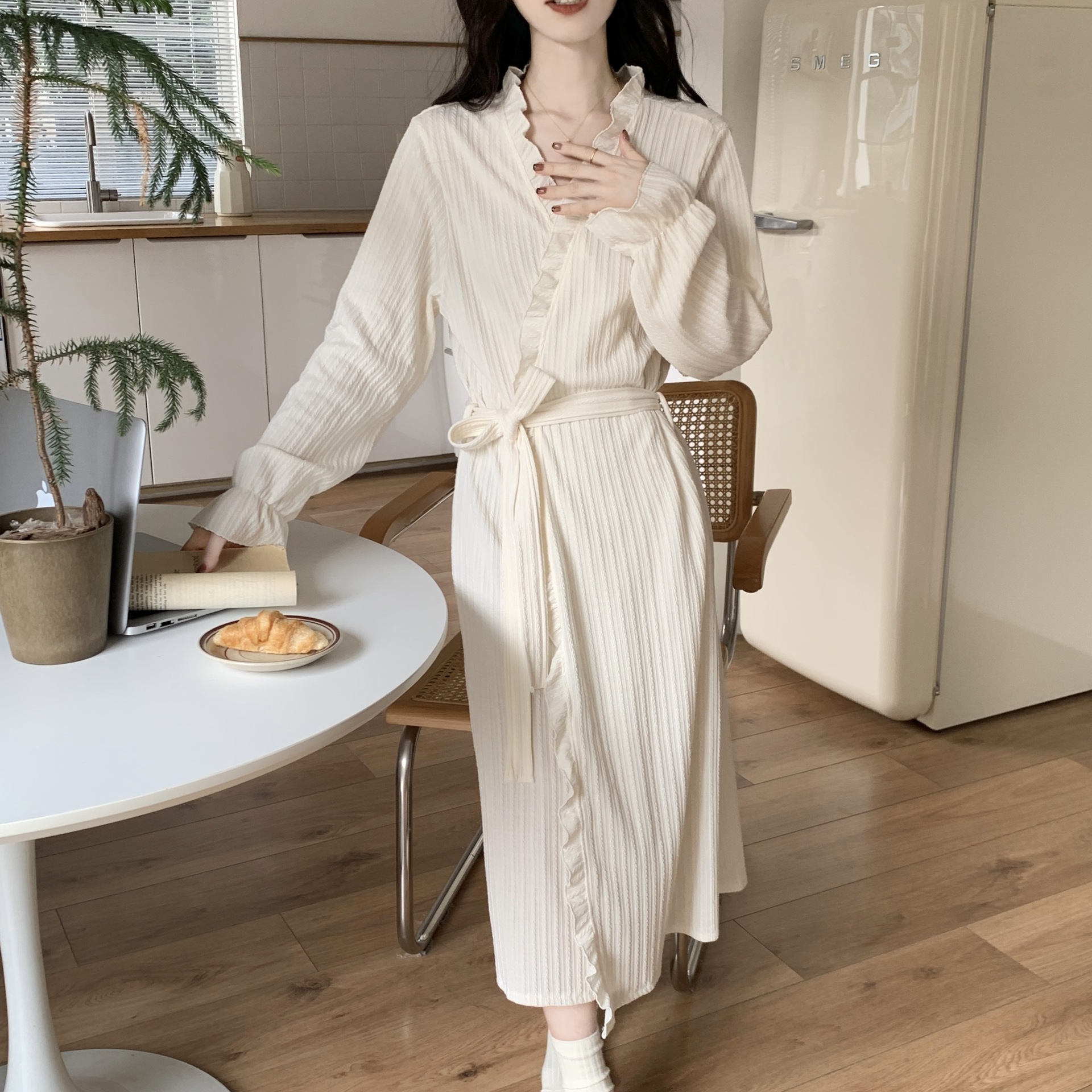 2025 Designer s new women s black wood ear fashion nightgown autumn and winter fairy style simple solid color suspender bathrobe medium to long loose 