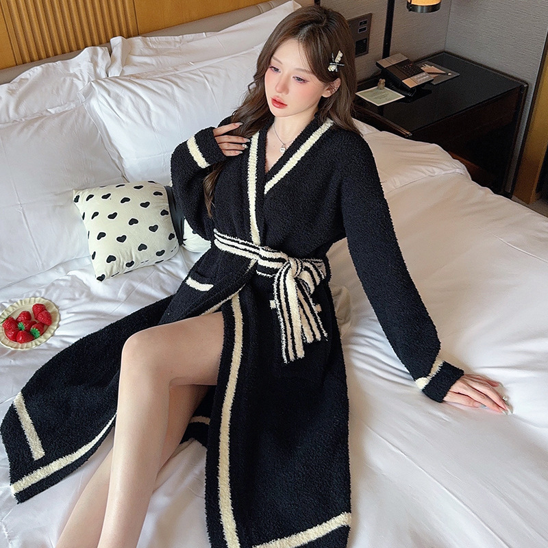 2025 Designer s new women s winter semi wool nightgown trend thickened wool soft infinity bathrobe sexy lightweight luxury style medium sleepwear