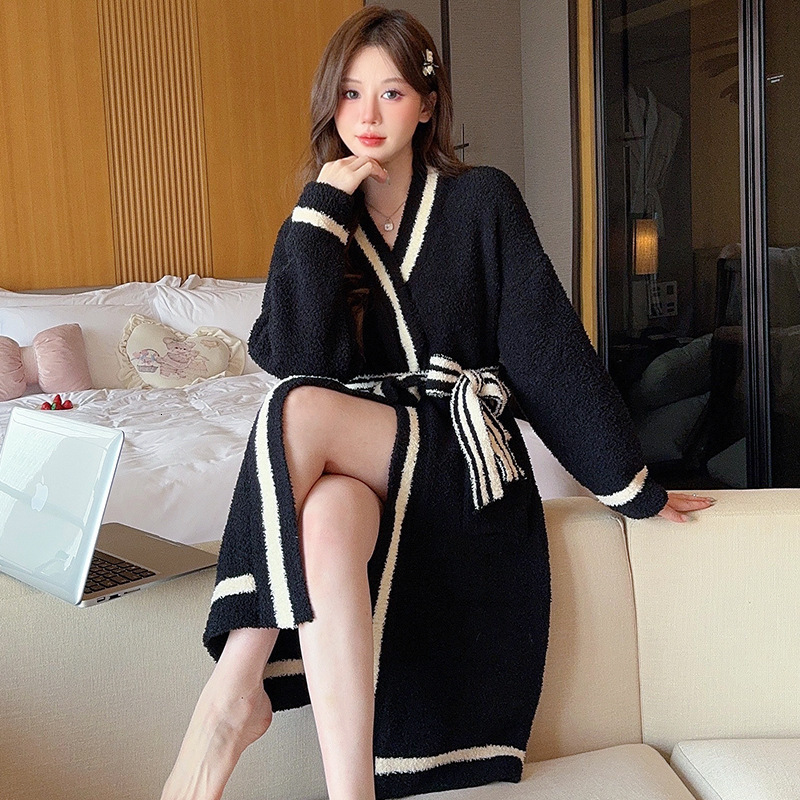2025 Designer s new women s winter semi wool nightgown trend thickened wool soft infinity bathrobe sexy lightweight luxury style medium sleepwear