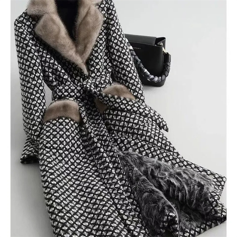 2025 Winter New Ladies High Quality Plaid Tweed With Veet Padded Warm Long Sleeve Imitation Mink Fur Collar Woolen Coat Female