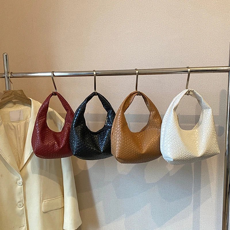 Women's Soft Leather hot Shoulder Bag - Large Capacity Woven Handbag for Everyday Use