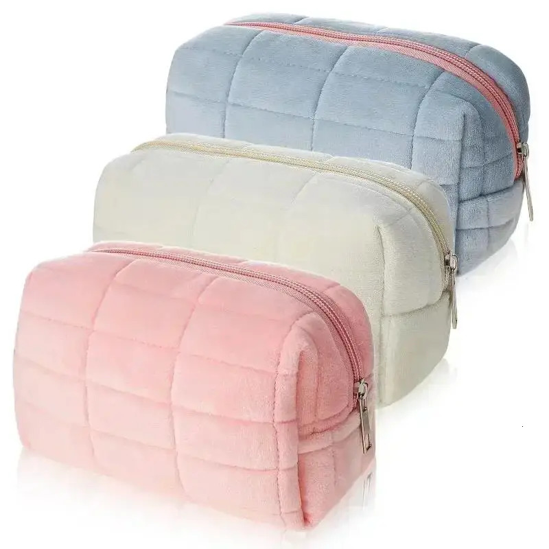 Cute square mesh soft fur makeup bag for women portable travel cute mini zipper 241206