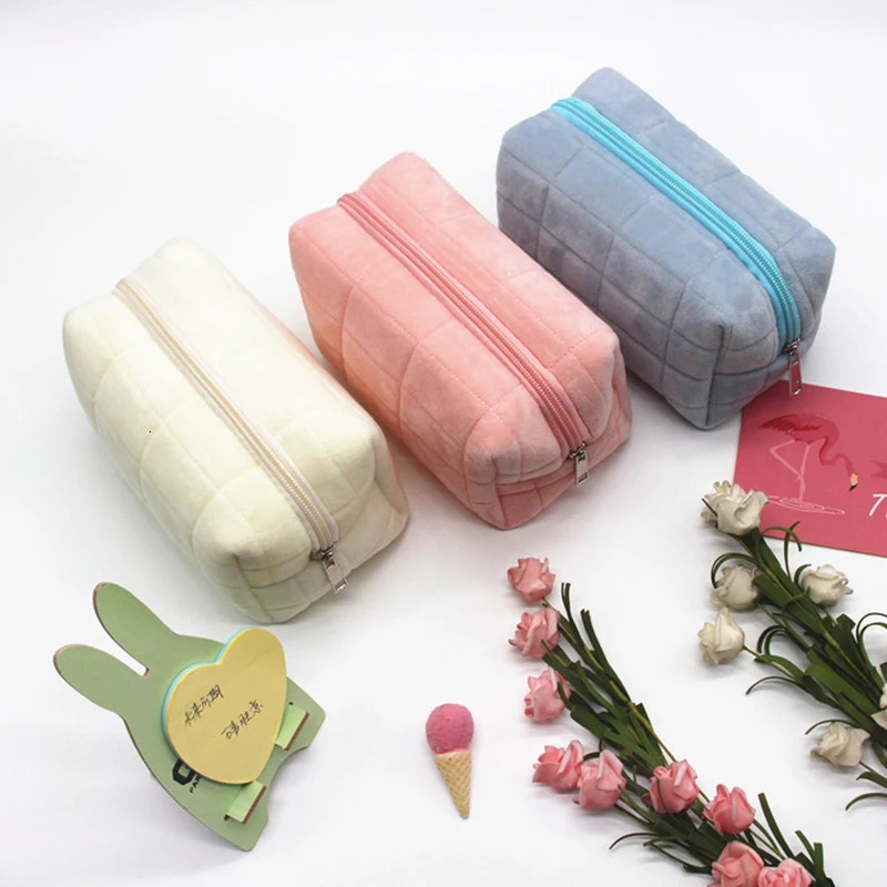 Cute fur makeup bag womens zipper large solid color travel cute mini 241206