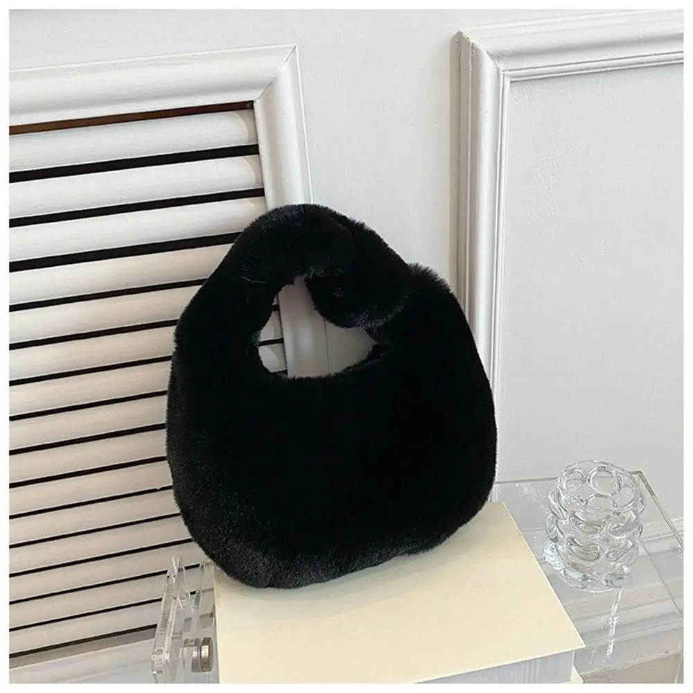 Fashionable fur warm plush coin wallet half moon bag wrist handbag 241206