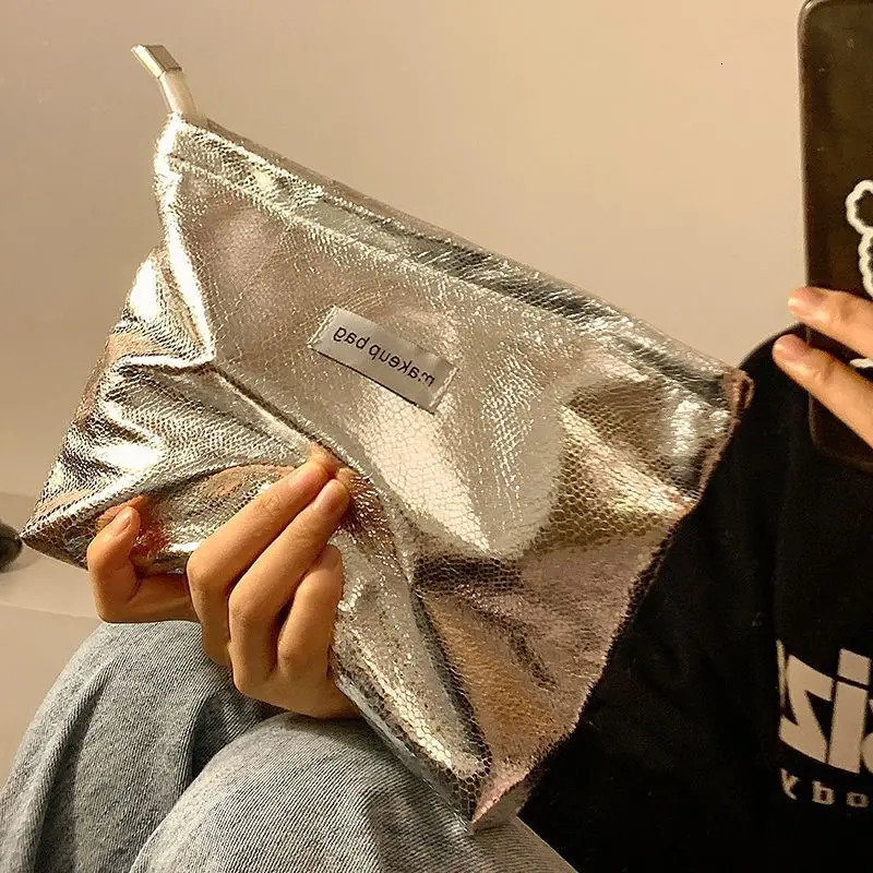 glitter silver champagne clutch cosmetic bag for portable toilets and skin care product storage bags 241206