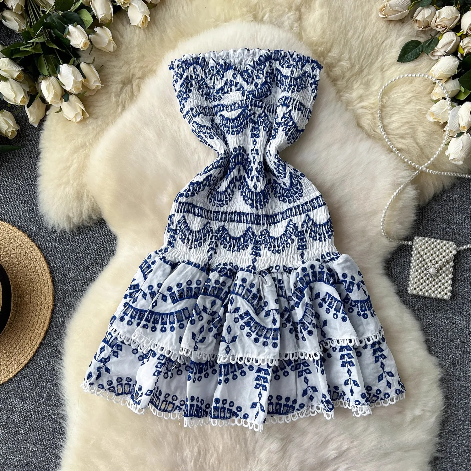 Basic Casual Dresses Summer Holiday Cotton Sexy Embroidery Dresses Women Beach Hollow Out Strapless Backless Stretch Layer Ruffles Cake Mini Vestidos 