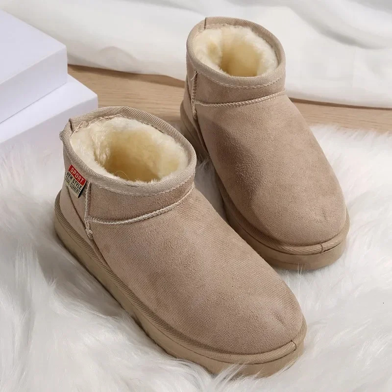 2024 highquality womens shoes slip on boots fashion round toe daily winter short plush solid snow 241206