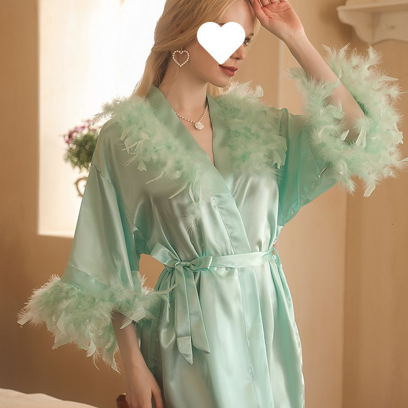 2025 Designer s new morning gown women s feather pajamas fashion makeup bridesmaid group wedding kimono bathrobe