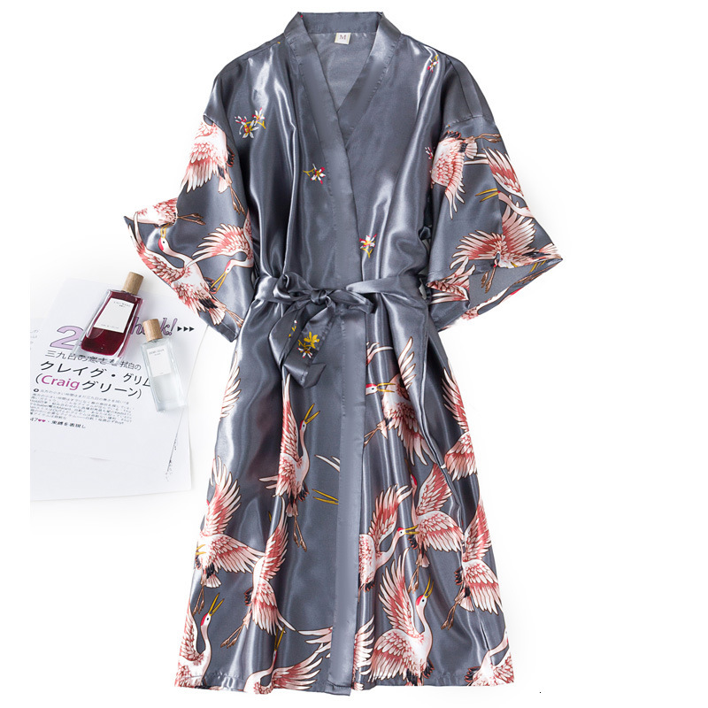 2025 Designer s new trend summer sexy women s ice sleepwear with mid sleeve large bathrobe simulated silk bridal morning gown