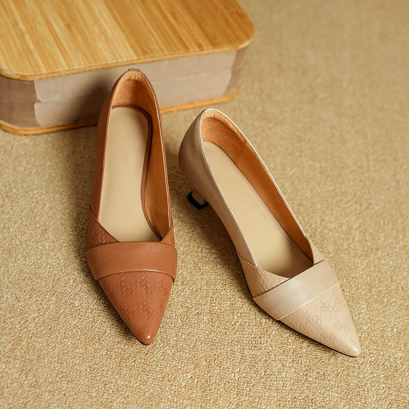 Great to wearNew sheepskin fashion shoes for women pointed and comfortable shallow mouth single shoes for commuting foot covers wine glasses and work 