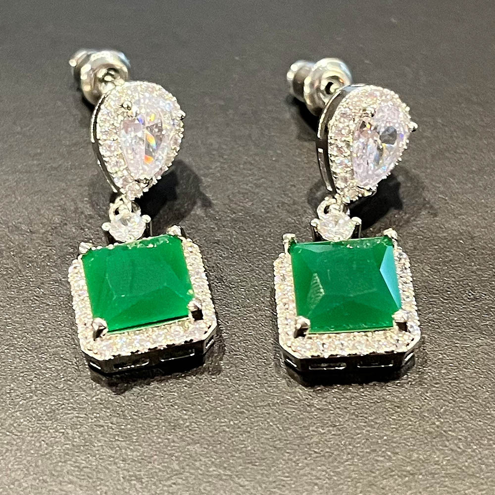 2025 Handmade Ins Top Sell Dangle Earrings Luxury Jewelry 925 Sterling Silver Princess Cut Emerald CZ Diamond Party Elegant Women Wedding Drop Earring