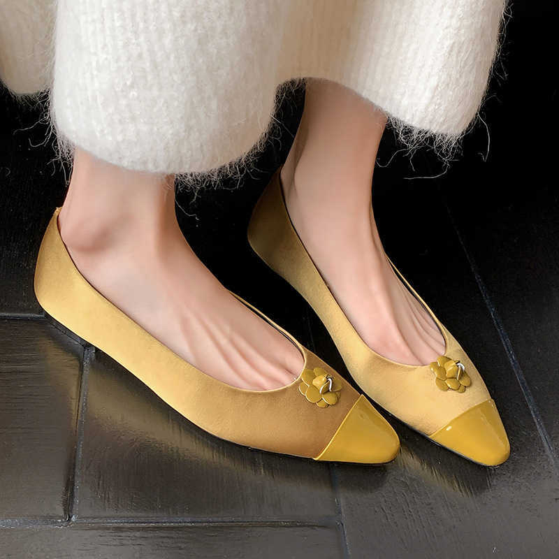 Ladies silk single shoes womens head spring new lemon yellow fashion shoes set foot commuting flat shoes