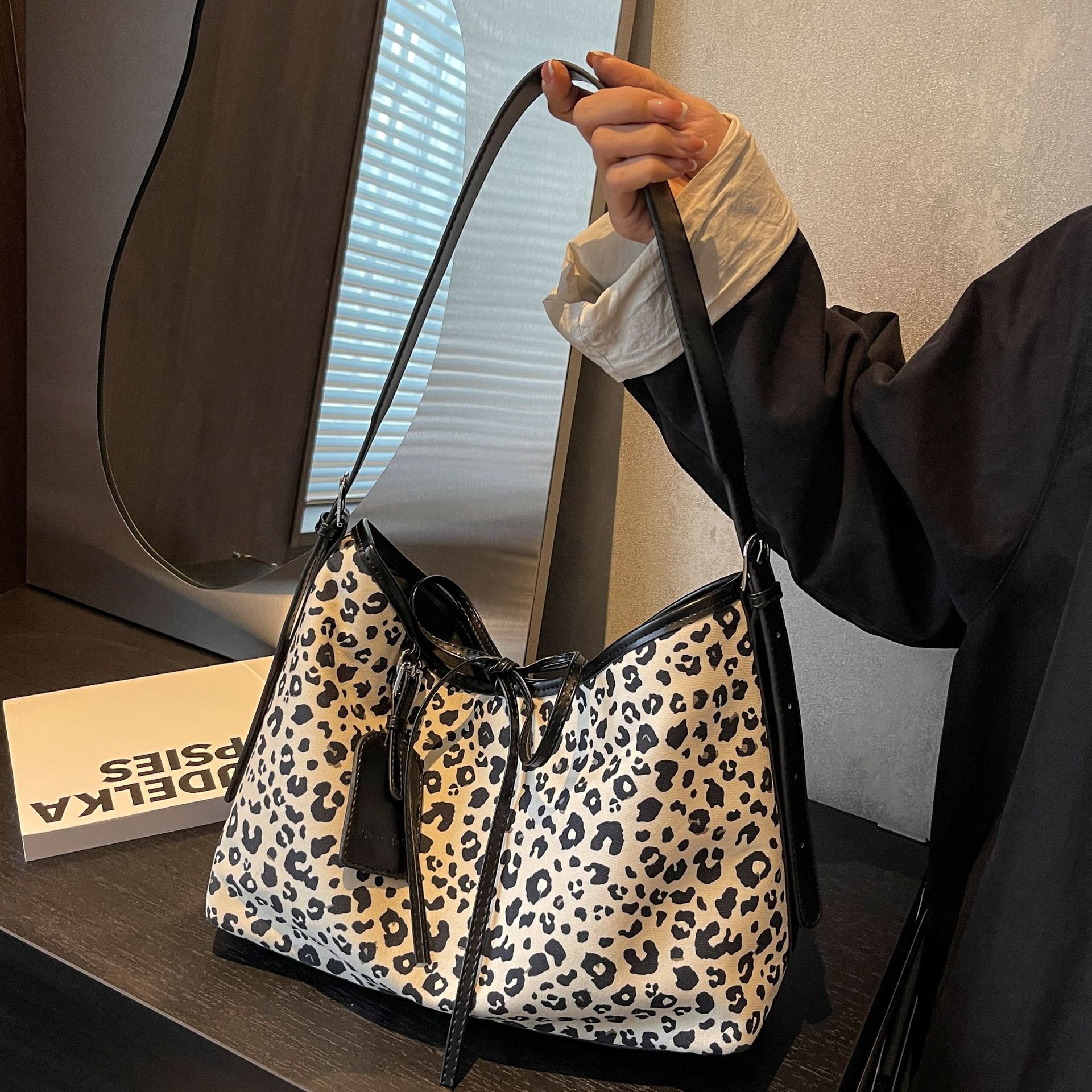 Women's Hobo Handbag with Leopard Print - Cheetah Pattern Large Shoulder Tote Bag Valentine's Day