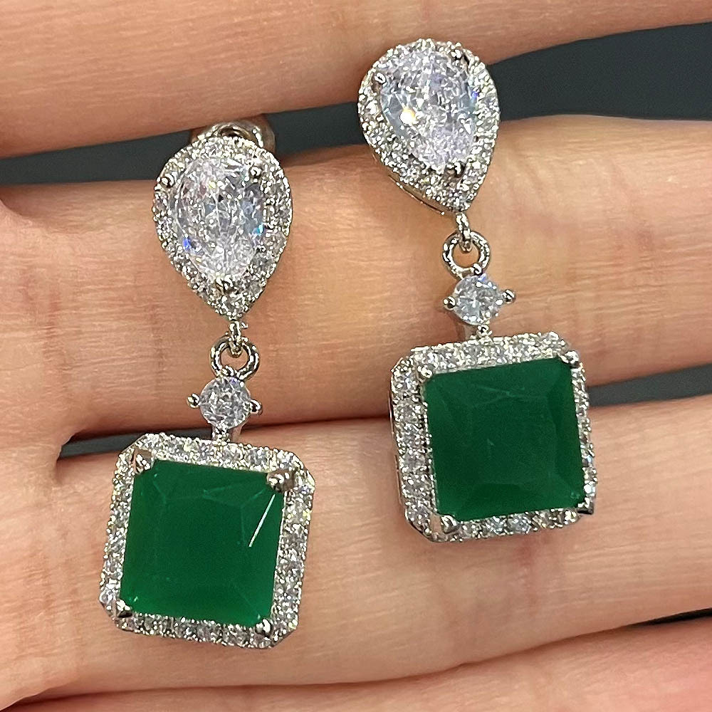 2025 Handmade Ins Top Sell Dangle Earrings Luxury Jewelry 925 Sterling Silver Princess Cut Emerald CZ Diamond Party Elegant Women Wedding Drop Earring
