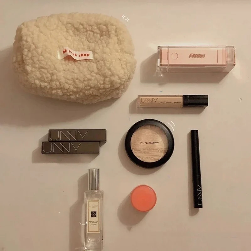 Womens Cute Simple Makeup Bag Soft Solid Color Fur Travel Organizer Case Girls Essential 241206