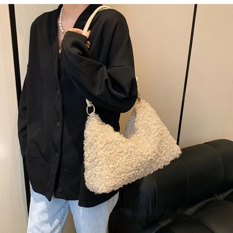 autumn and winter cashmere shoulder cross body bag suitable for women large capacity plush handbag fashionable messenger casual homeless 241206