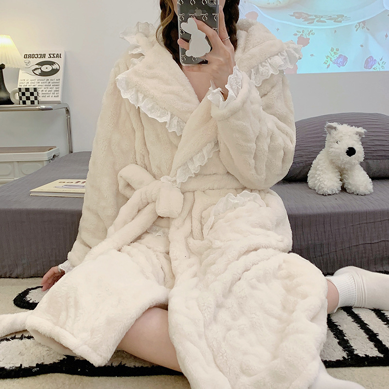 2025 Designer Autumn/Winter Thick and Long Women's Coral Sexy Lace Velvet Pajamas New Bathrobe fashion Home Clothes