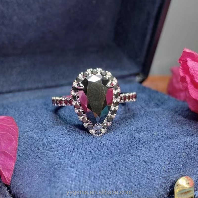 Yu Ying New Design Mystic Black Diamond 2CT Pear Moissanite Black Halo 14K 18K White Gold Wedding Rings for Women Men