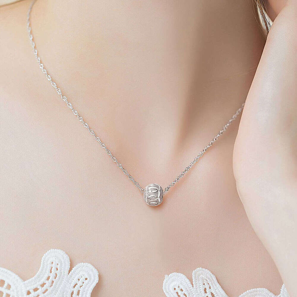 Korean version round ball necklace, light , niche design, versatile, rotating bead pendant, simple collarbone necklace accessory
