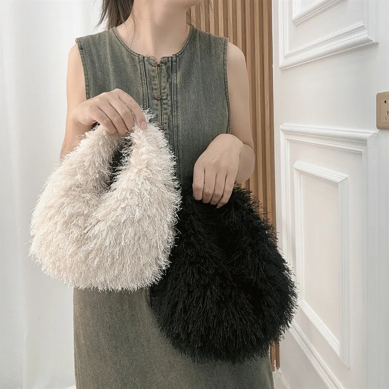 Winter Small Tramp Bag Fashion Knotting Artificial Fur Handbag Womens Fur Short Handbag Soft Clutch Plush Warm Bag 241206
