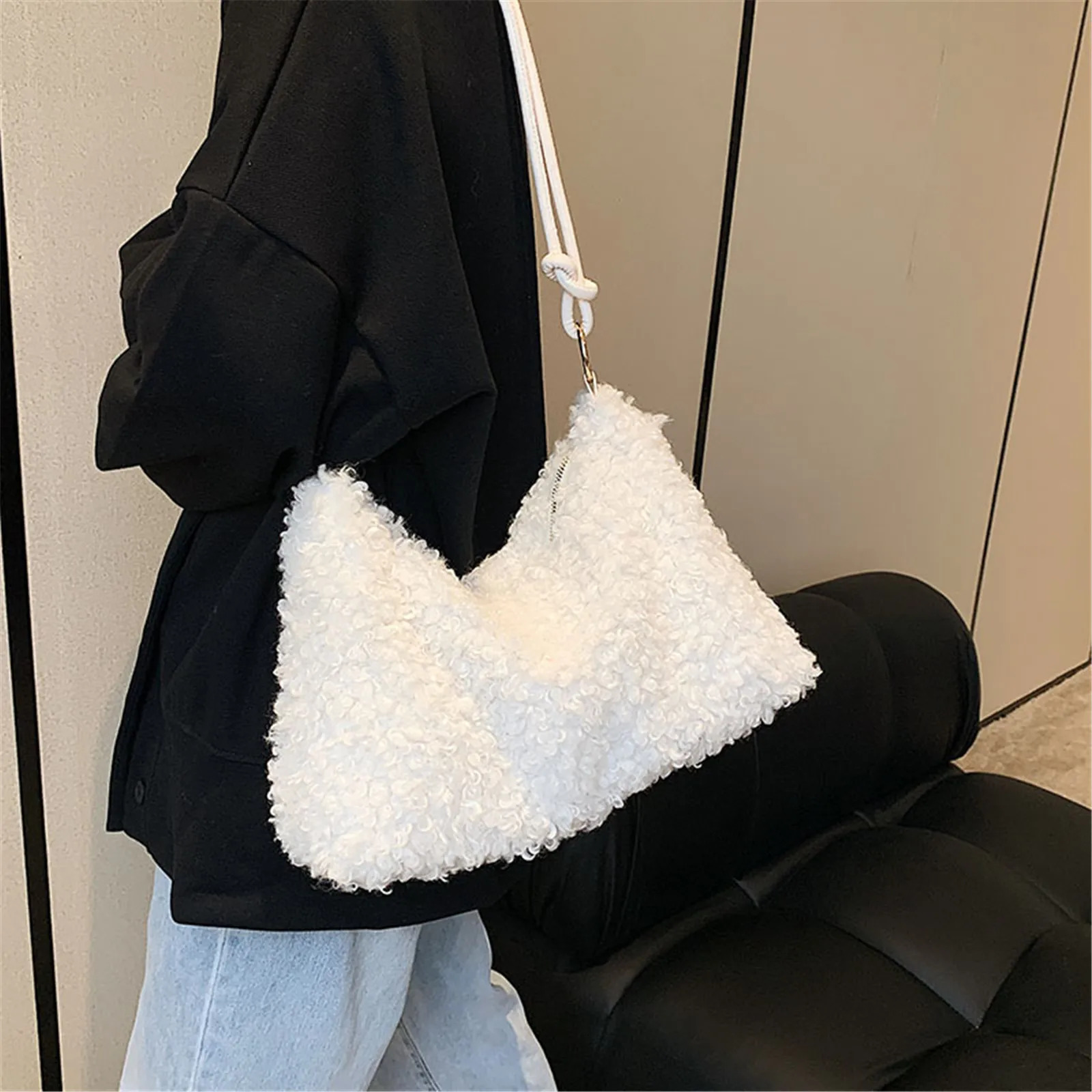 autumn and winter cashmere shoulder cross body bag suitable for women large capacity plush handbag fashionable messenger casual homeless 241206