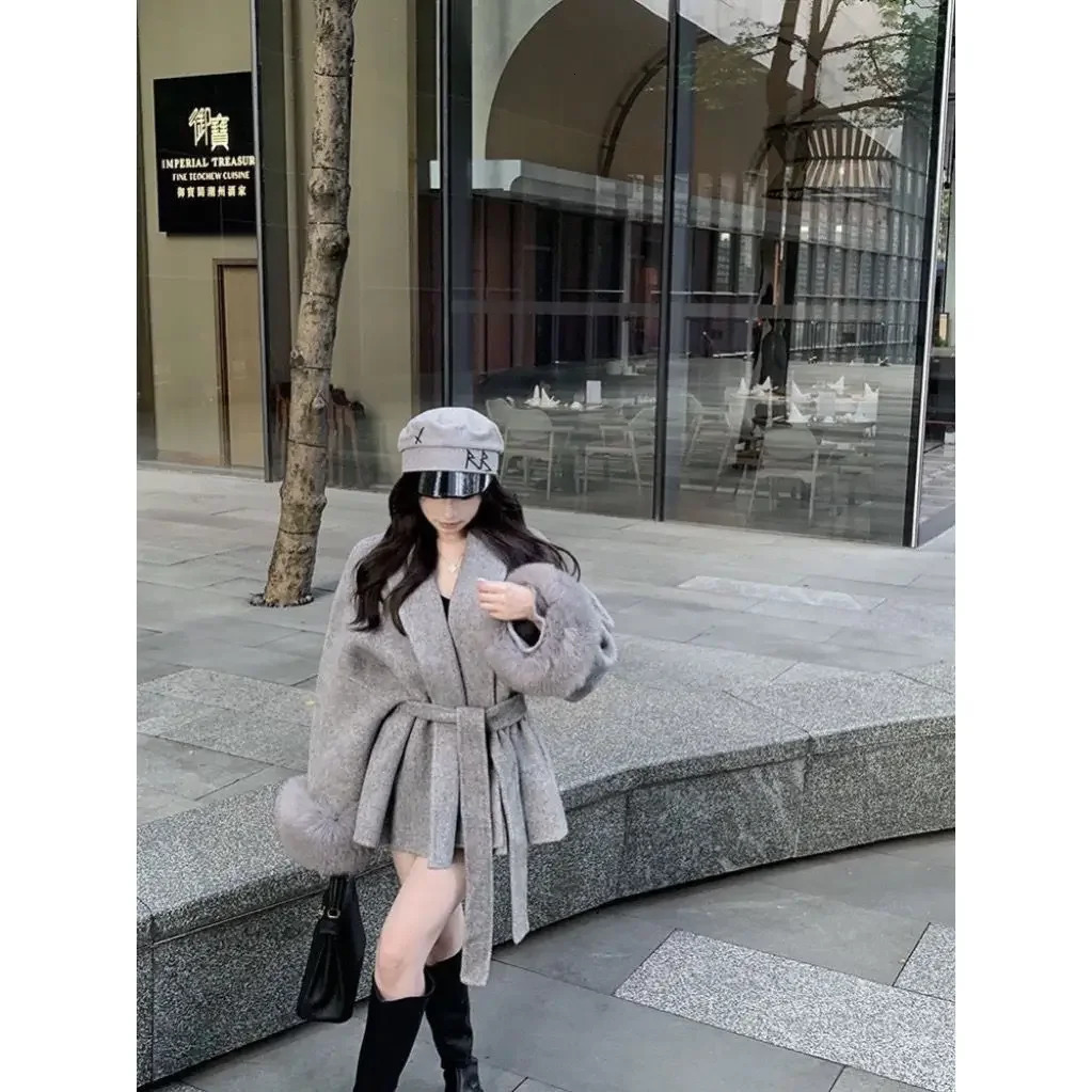 Korean Fashion Black Strapped Woolen Coat Women Clothing Spring and Autumn Loose Premium Splicing Hairy Sleeve Winter Coats 241202