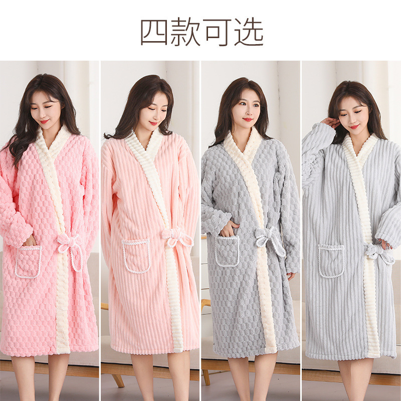2025 Designer's new autumn and winter cloud patterned bathrobe long coral velvet super fashion absorbent towel color blocked ocean style strap so