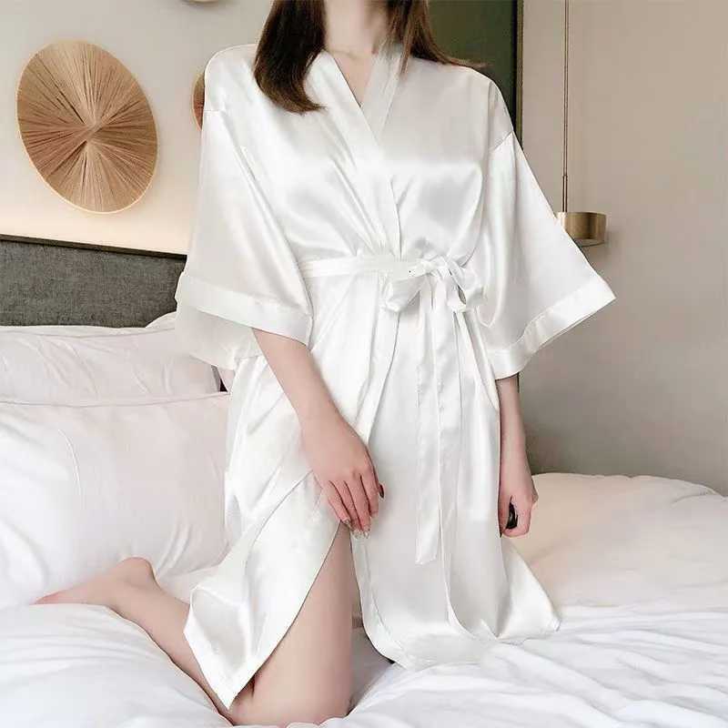 2025 Designer s new pajamas women fashion s summer slim ice silk nightgowns home wear hotel bathrobes
