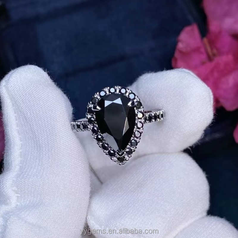 Yu Ying New Design Mystic Black Diamond 2CT Pear Moissanite Black Halo 14K 18K White Gold Wedding Rings for Women Men