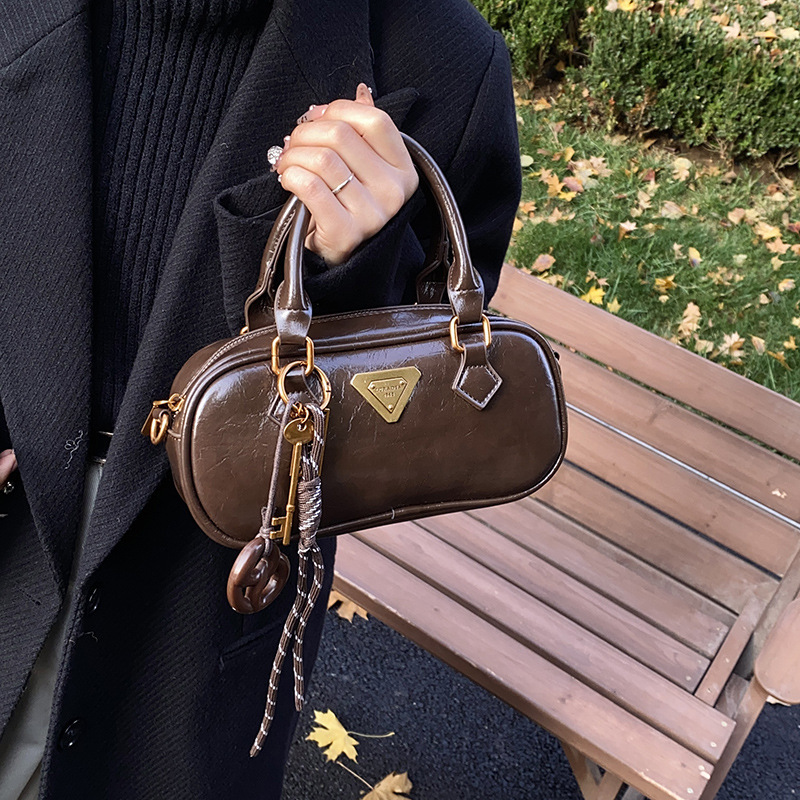 High end Boston handbag 2025s designer autumn and winter new versatile fashionable women shoulder bag crossbody bag