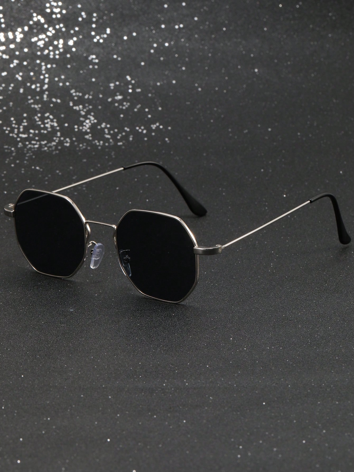 Fashion Women's Polygonal Frame Metal Glasses Vintage Simple Eyeglasses Design Eyewear for Travelling and Taking Pictures