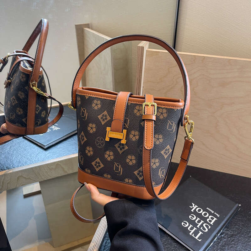 New printed bucket for women 2024, high-end fashion, internet celebrity crossbody bag, versatile temperament, shoulder bag