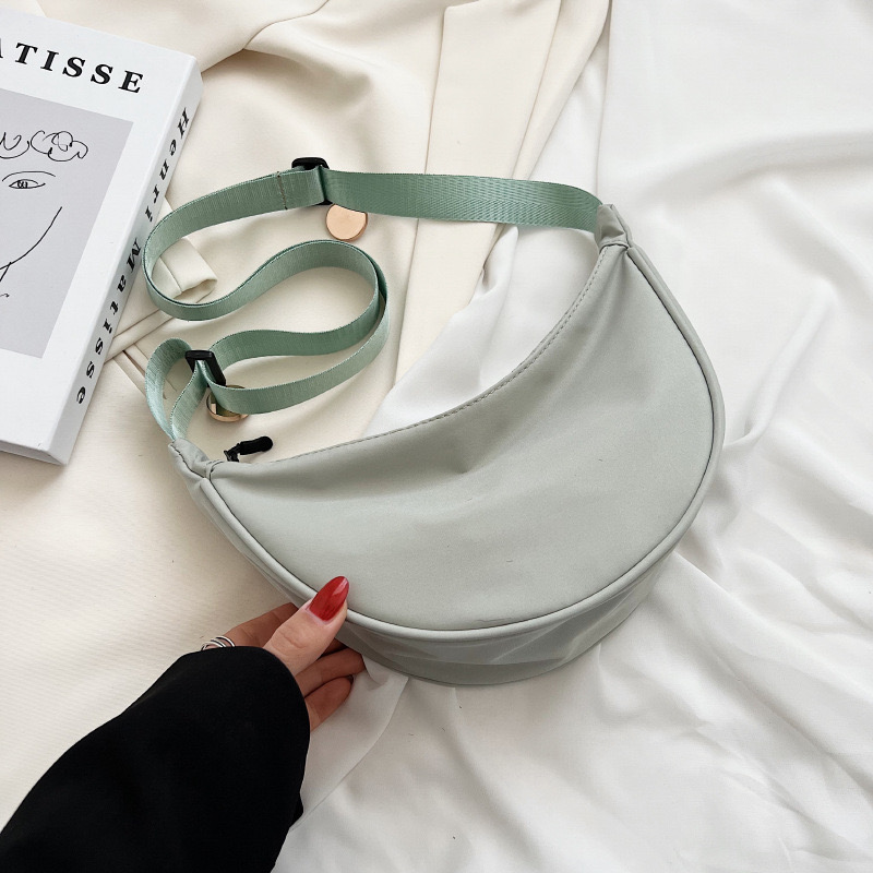 Nylon Crossbody for Women 2024 New Fashion Dumpg Lightweight New Small Body Underarm Simple One Shoulder Canvas Bag