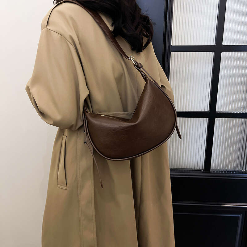 Exclusive Women's Dumpling Bun Live Streaming New Fashionable Single Shoulder Crossbody Solid Color Versatile Premium Pillow Bag