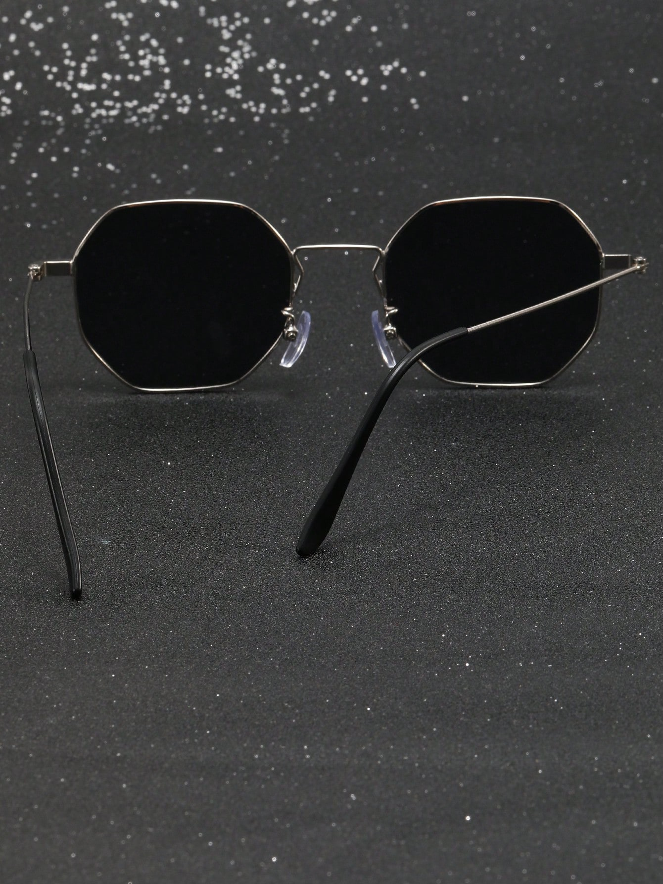 Fashion Women's Polygonal Frame Metal Glasses Vintage Simple Eyeglasses Design Eyewear for Travelling and Taking Pictures