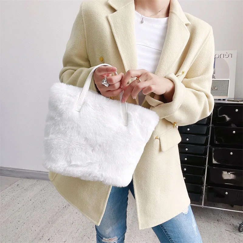 Practical Largecapacity Bucket Bag Handbag Fashionable Rabbit Fur Plush Tote 2023 Winter 241225