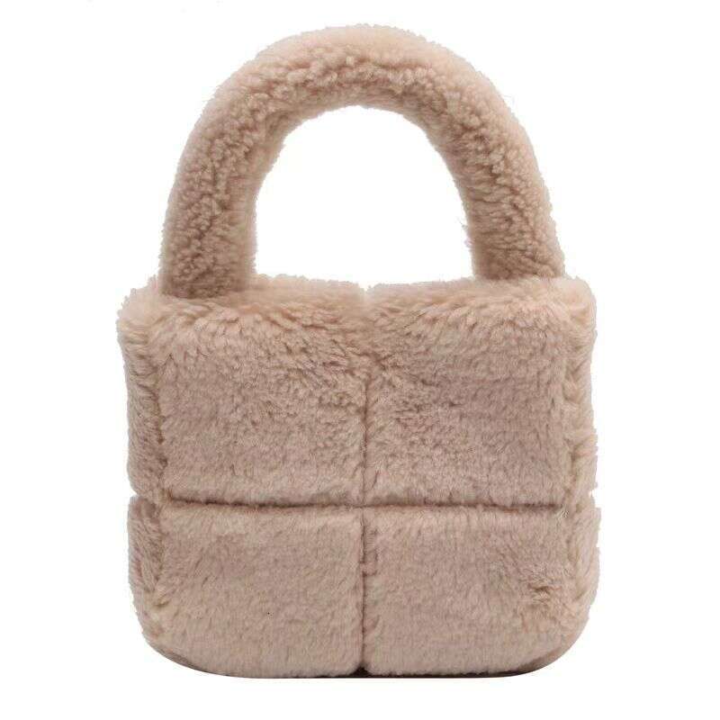Best Seller This Year S Lamb Plush For Women New Autumn And Winter Cute Furry Handbag Popular Designer Bag Bag Free Shipping Designer Bag