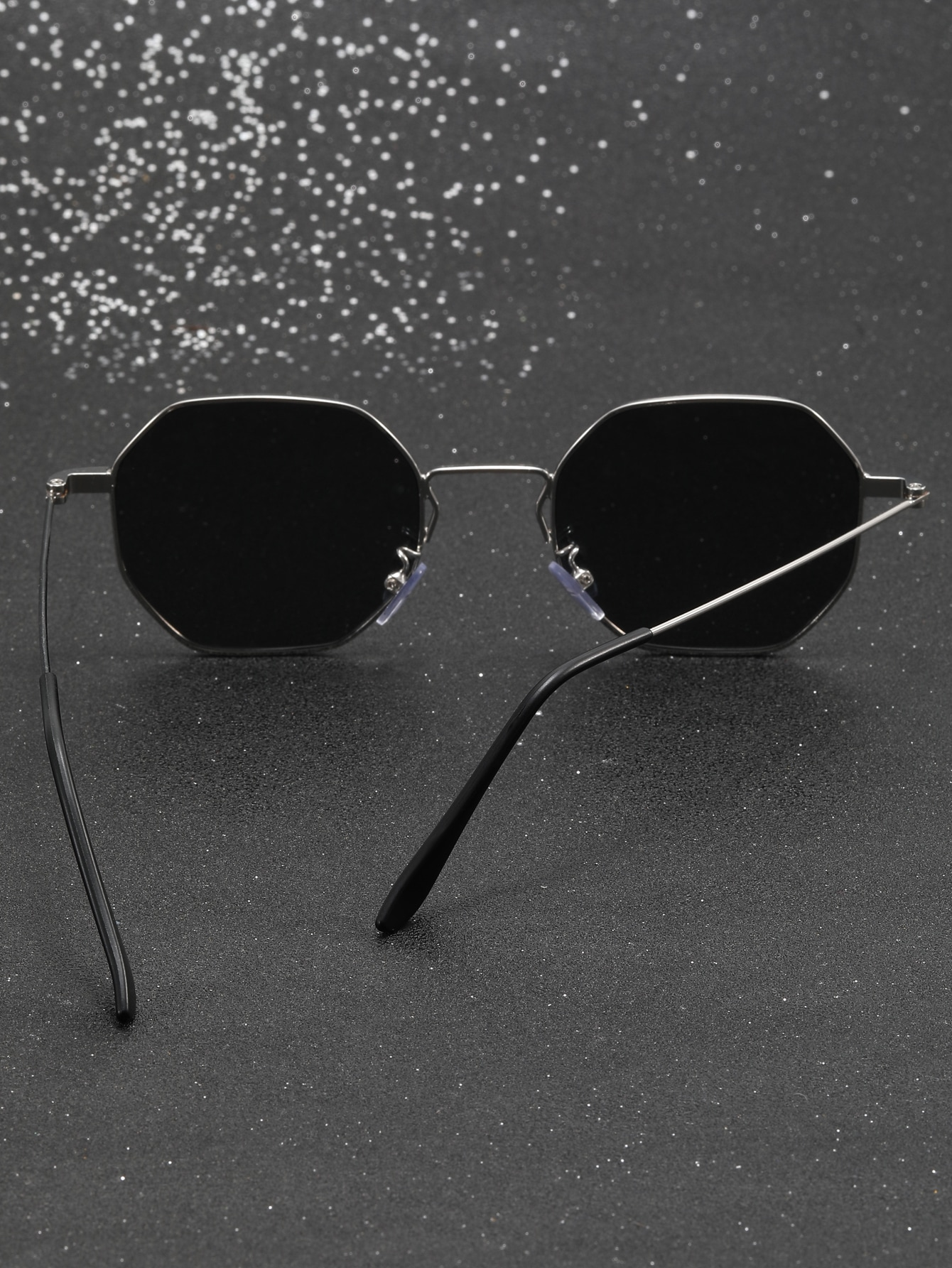 Fashion Women's Polygonal Frame Metal Glasses Vintage Simple Eyeglasses Design Eyewear for Travelling and Taking Pictures