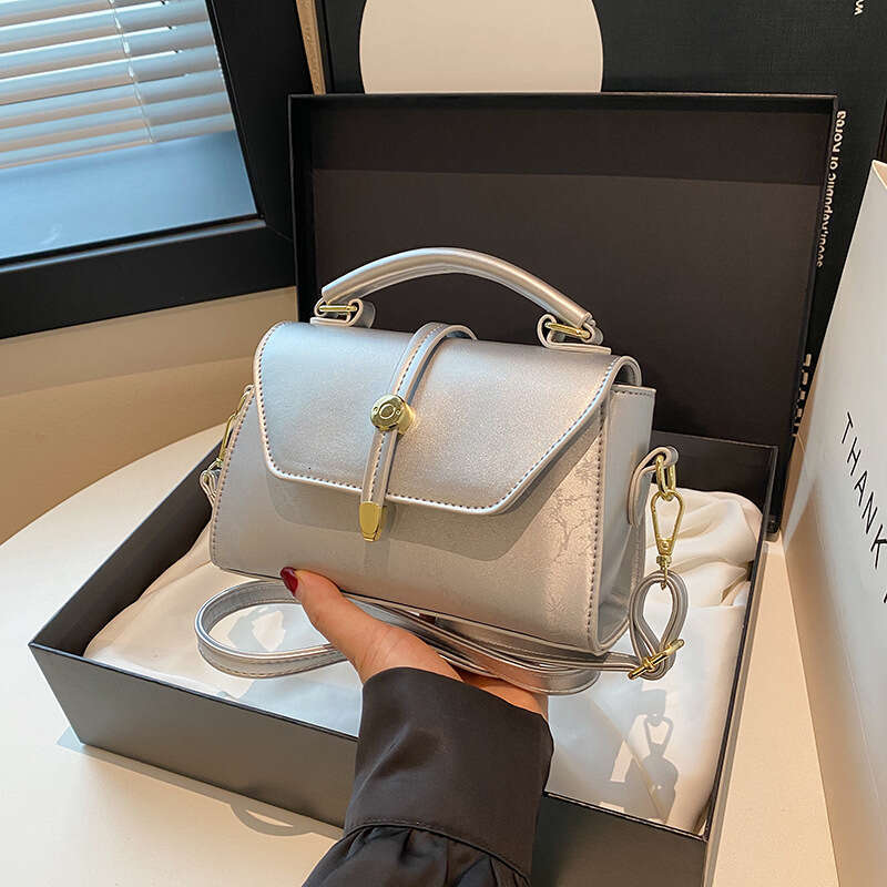 2024 new minimalist versatile single shoulder crossbody high-end fashionable small square bag, casual and trendy handbag for women